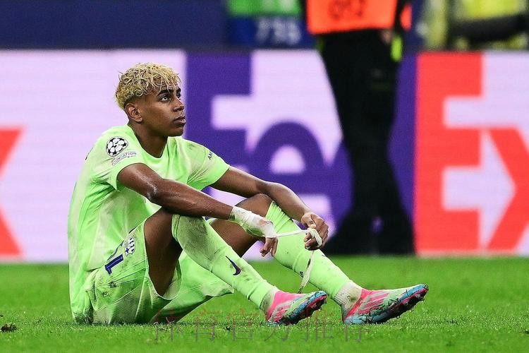 亚马尔本场对抗21胜12,2关键传球6过人,5次被犯规 亚马尔本场对抗21胜12,2关键传球6过人,5次被犯规